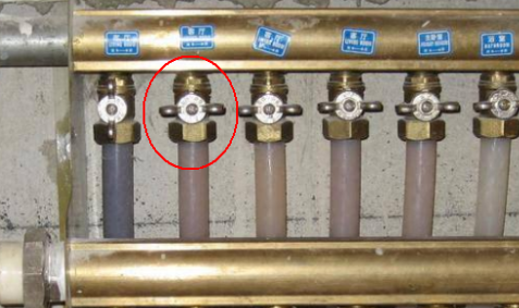 暖气不热放水用不用关回水阀