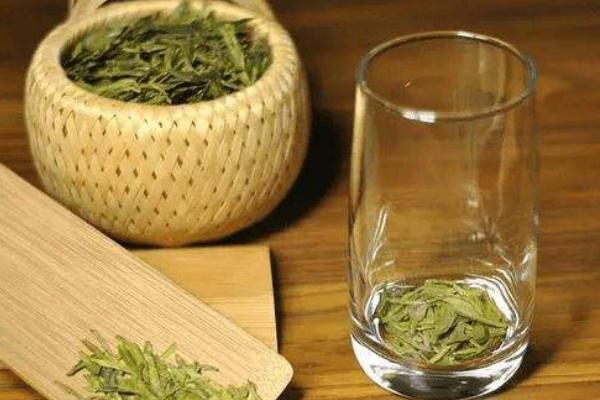 龙井茶是半发酵茶吗 龙井茶要用多少度的水