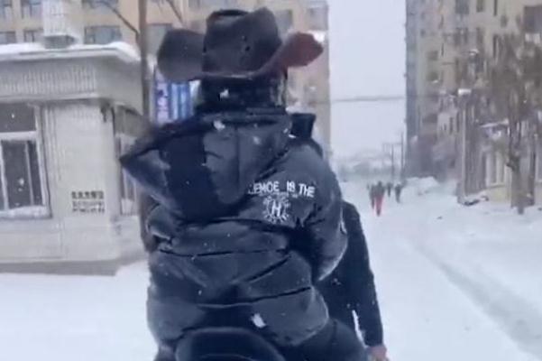 暴雪天气需要储备什么物资 暴雪天高铁会停运吗